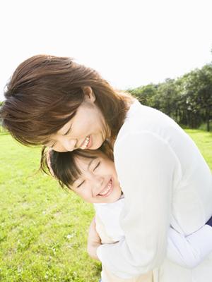 ピンクダイヤモンドの婚約指輪を選ぶ